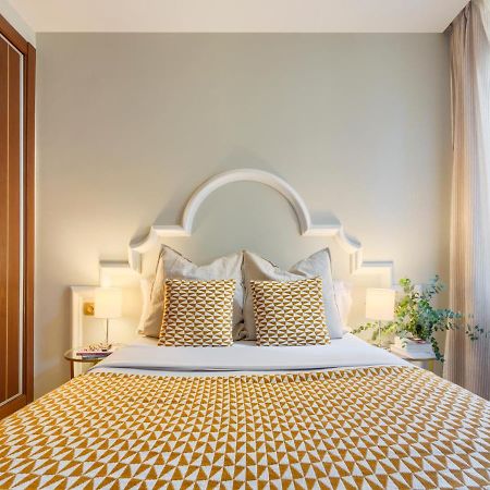 Apartamentos Suites Oficentro Málaga Kültér fotó
