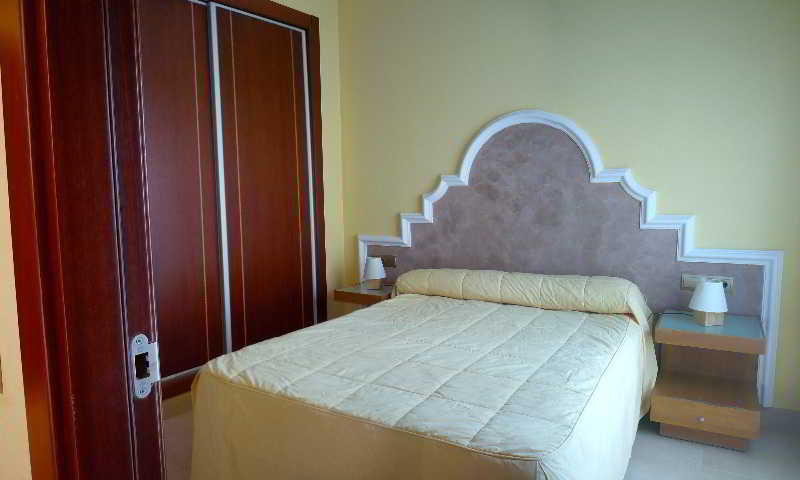 Apartamentos Suites Oficentro Málaga Kültér fotó