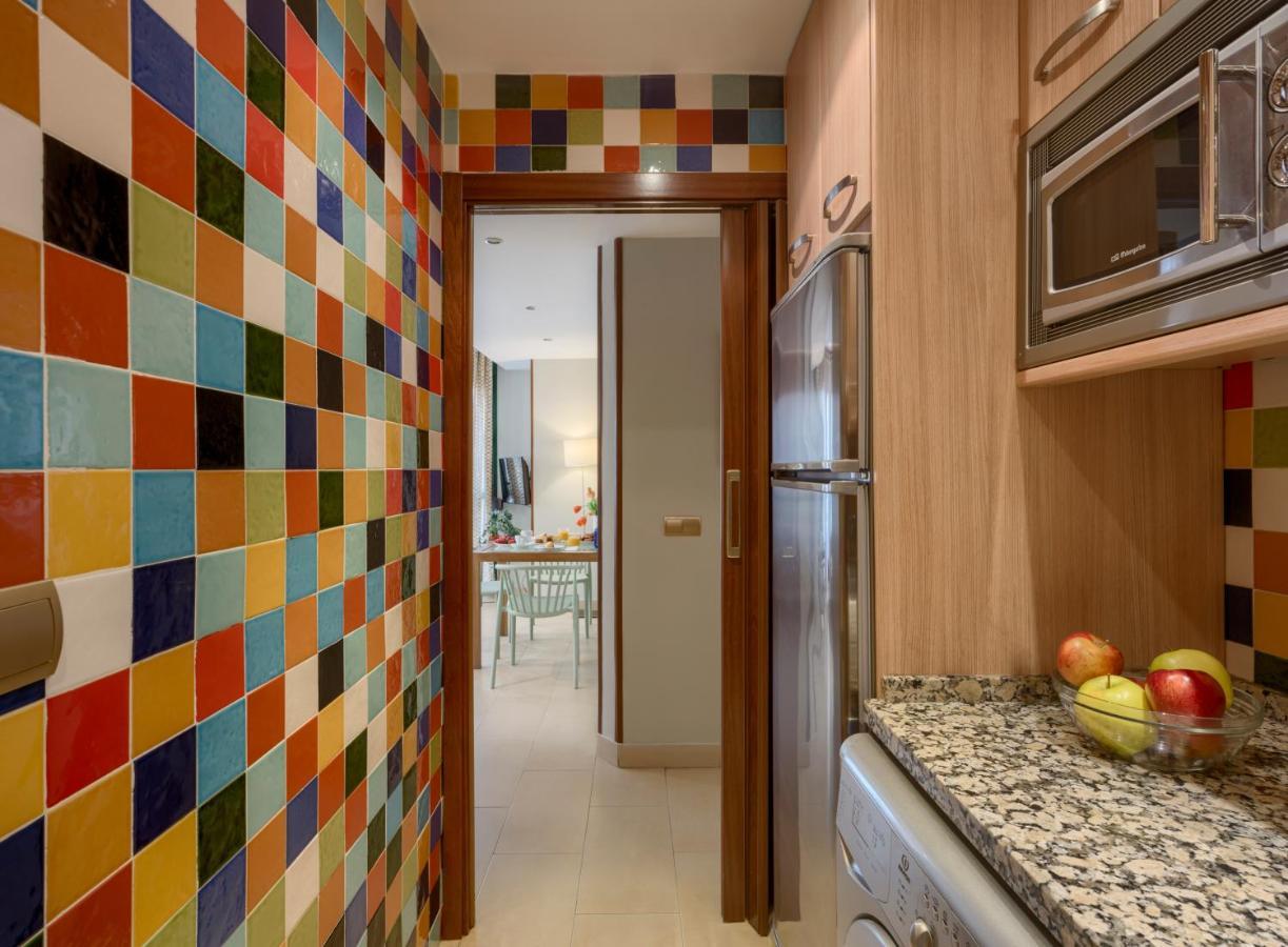 Apartamentos Suites Oficentro Málaga Kültér fotó