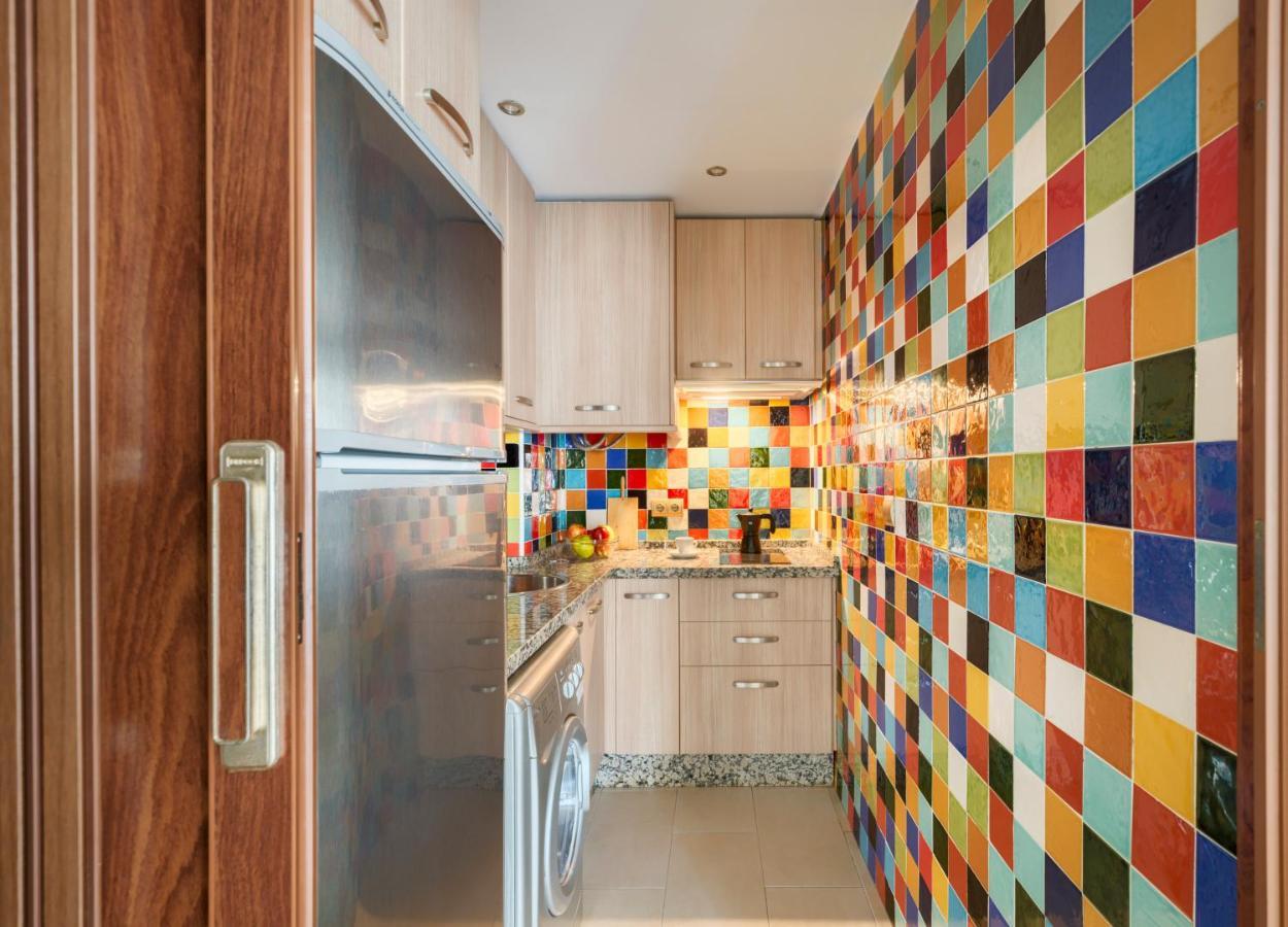 Apartamentos Suites Oficentro Málaga Kültér fotó