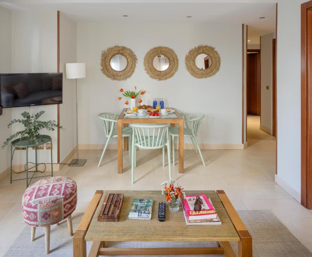 Apartamentos Suites Oficentro Málaga Kültér fotó