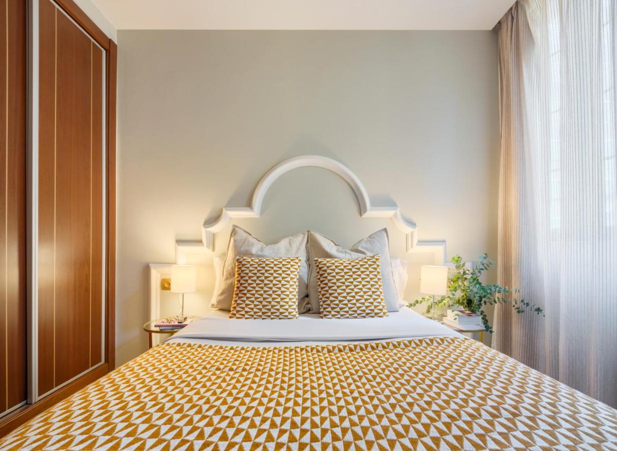 Apartamentos Suites Oficentro Málaga Kültér fotó