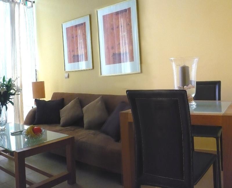 Apartamentos Suites Oficentro Málaga Kültér fotó