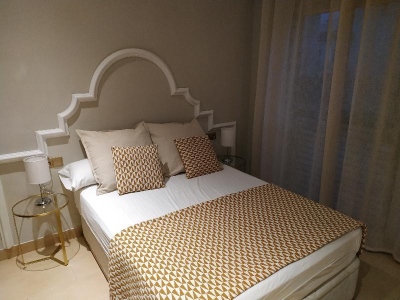 Apartamentos Suites Oficentro Málaga Kültér fotó
